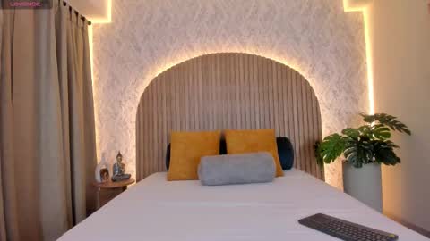 Annhya  online show from 11.21.25