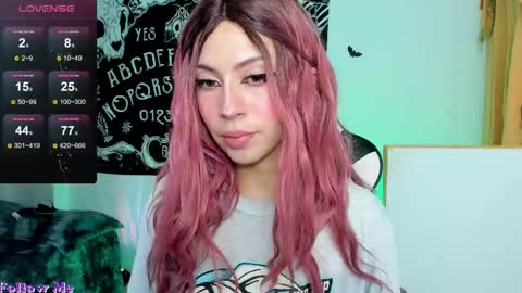 Snapshot of anni_420_ chatting on 10.29.25 Nikoll online show from 10.29.25