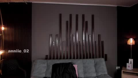 annie_barozzi online show from 02.23.25