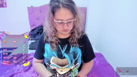 Snapshot of annie_bigboobs_ chatting on 12.15.25 Ana Bolena independent model online show from 12.15.25