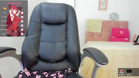 Snapshot of annie_collen chatting on 01.24.25 Anna online show from 01.24.25