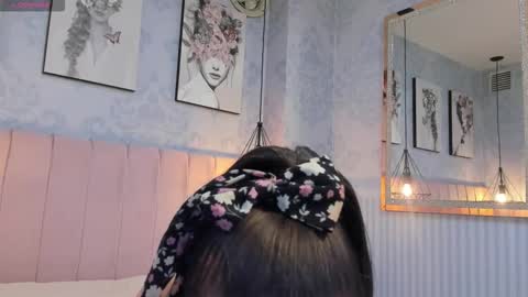 annie_cute18 online show from 11.21.25
