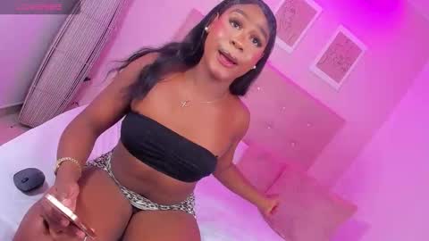 Snapshot of annie_dolce_ chatting on 12.17.25 annie_dolce_ online show from 12.17.25