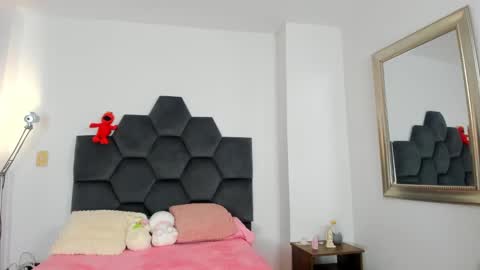 Annie online show from 12.27.24