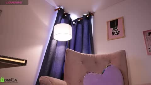 Snapshot of annie_es chatting on 01.15.26 Annie online show from 01.15.26