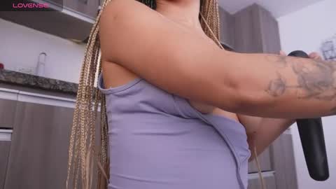 Snapshot of annie_es chatting on 03.13.26 Annie online show from 03.13.26