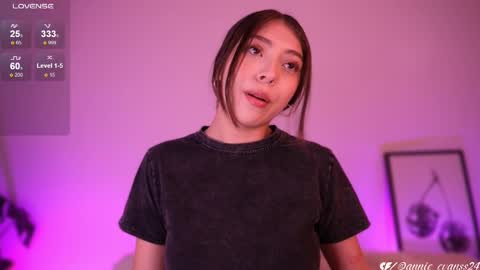 Snapshot of annie_evans24 chatting on 02.27.25 Annie Evans online show from 02.27.25