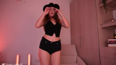 Annie Evans online show from 10.31.25