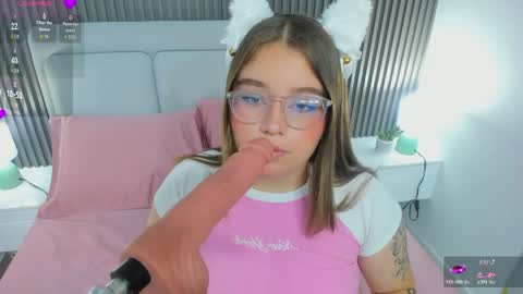 Snapshot of annie_grosee chatting on 04.01.26 Annie online show from 04.01.26