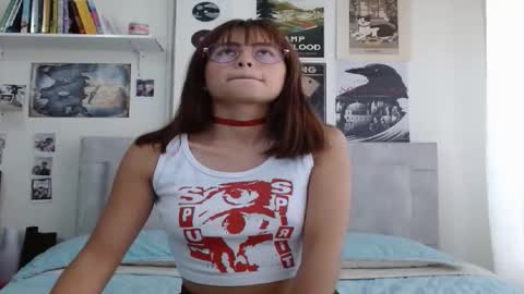 Snapshot of annie_jacke chatting on 09.23.25 Annie and Jacke online show from 09.23.25