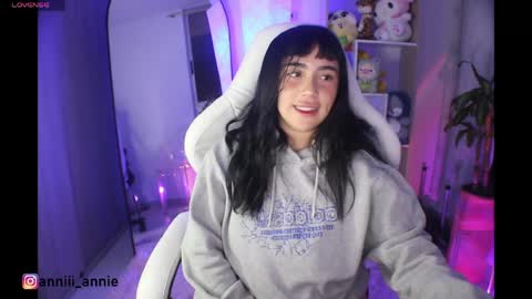 JEANNE no olvides seguirme dont forget follow me  uu online show from 06.08.26