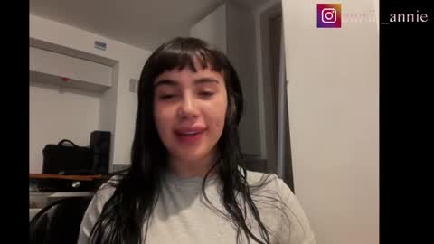 JEANNE no olvides seguirme dont forget follow me  uu online show from 06.15.26