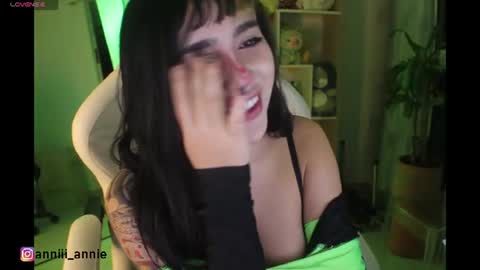 JEANNE no olvides seguirme dont forget follow me  uu online show from 07.14.26