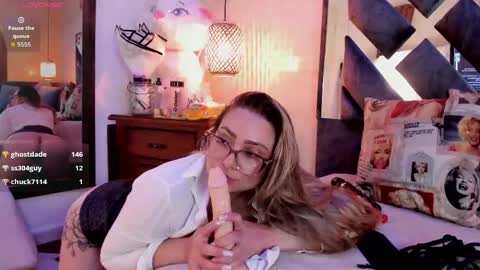 Snapshot of annie_vega17 chatting on 05.25.26 annie_vega17 online show from 05.25.26