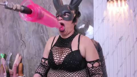 annie_wigg_ online show from 09.11.25