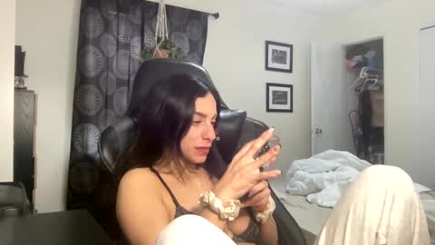 Snapshot of annie_xxx111 chatting on 01.28.25 annie_xxx111 online show from 01.28.25