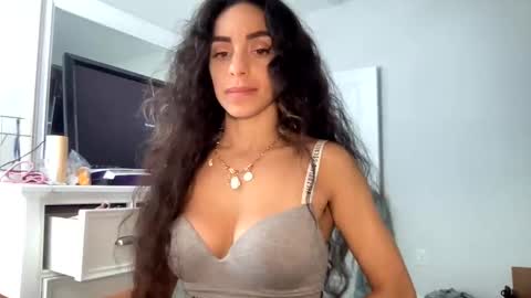 Snapshot of annie_xxx111 chatting on 09.28.25 annie_xxx111 online show from 09.28.25
