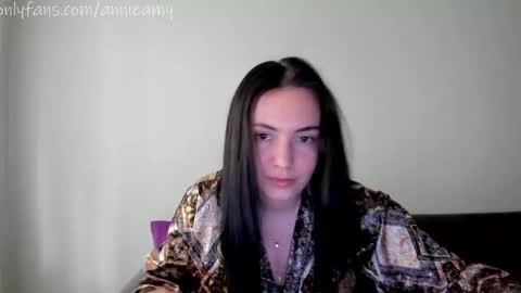 Annie online show from 04.15.26