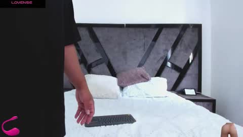 Annie and Stefan online show from 10.16.25