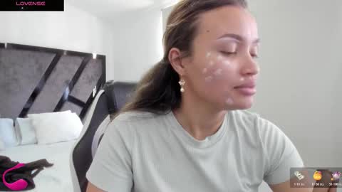 Annie and Stefan online show from 11.21.25