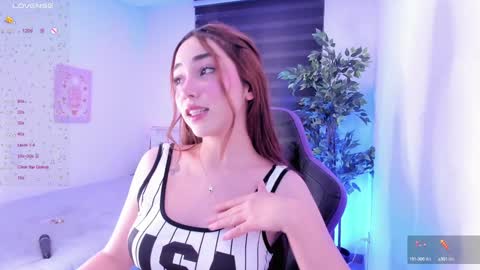 Snapshot of anniebrie chatting on 02.06.25 Cassandra online show from 02.06.25