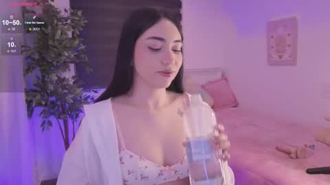 Snapshot of anniebrie chatting on 11.08.25 Cassandra online show from 11.08.25