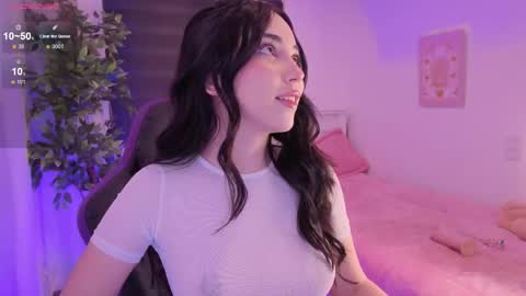 Snapshot of anniebrie chatting on 11.20.25 Cassandra online show from 11.20.25