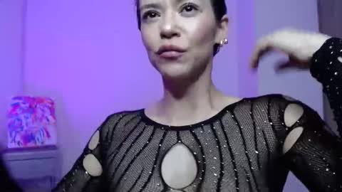 Annie online show from 02.21.26