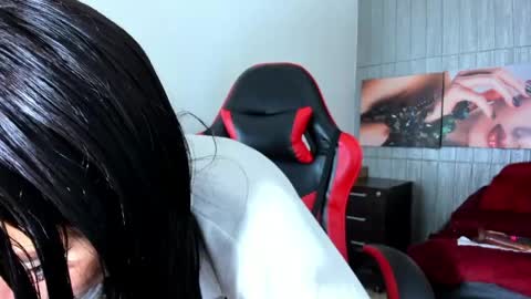 Snapshot of anniee_x chatting on 05.29.26 Anniee online show from 05.29.26