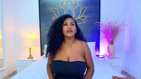 Annie Leigt online show from 05.07.26