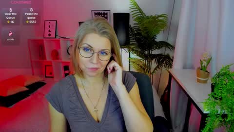 Annie online show from 01.16.26