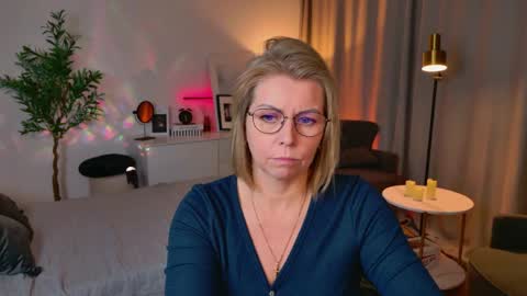 Annie online show from 04.27.26