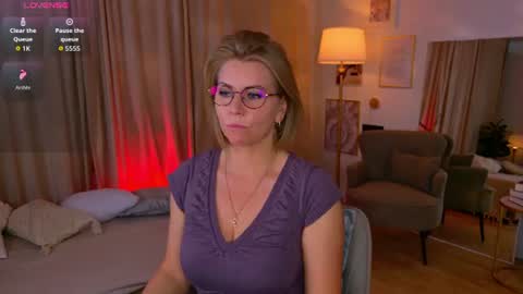 Annie online show from 06.12.26