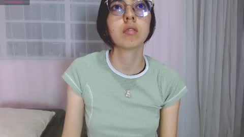 Snapshot of anniesparkle chatting on 04.11.26 Annie Sparkle online show from 04.11.26