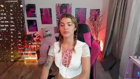 Annie FROM 8AM TO 4PM CDT online show from 06.12.26