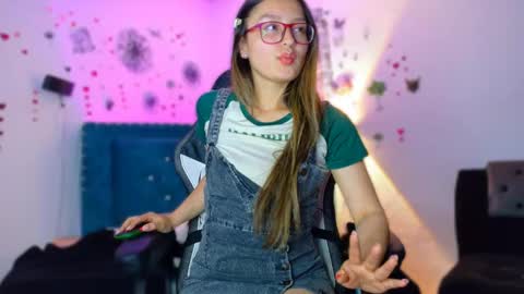 Annie  Michael  online show from 05.07.26