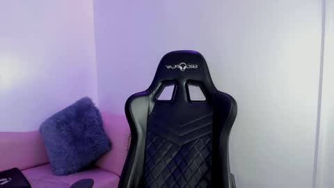 Snapshot of anniie_evans1 chatting on 01.27.25 Annie Evans online show from 01.27.25