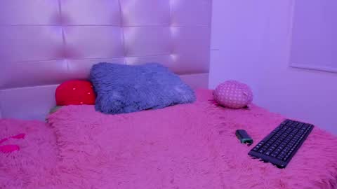 Snapshot of anniie_evans1 chatting on 02.07.25 Annie Evans online show from 02.07.25