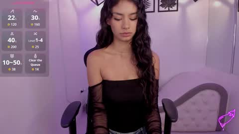 Snapshot of anniie_evans1 chatting on 09.29.25 Annie Evans online show from 09.29.25