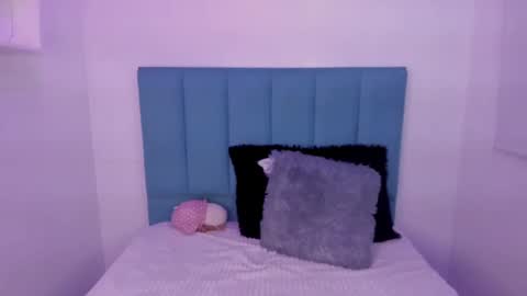 Snapshot of anniie_evans1 chatting on 10.01.25 Annie Evans online show from 10.01.25