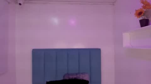 Snapshot of anniie_evans1 chatting on 10.09.25 Annie Evans online show from 10.09.25