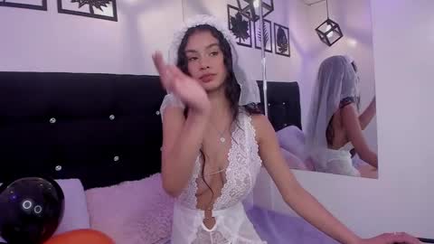 Snapshot of anniie_evans1 chatting on 10.22.25 Annie Evans online show from 10.22.25