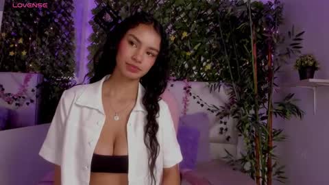 Snapshot of anniie_evans1 chatting on 11.10.25 Annie Evans online show from 11.10.25