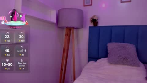 Snapshot of anniie_evans1 chatting on 12.16.25 Annie Evans online show from 12.16.25