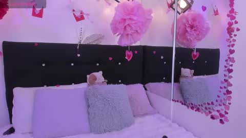 Annie Evans  online show from 03.02.26