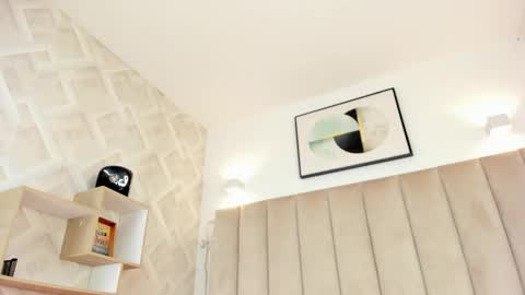 Annie Queen online show from 11.16.25