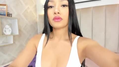 Annie Queen online show from 06.24.26