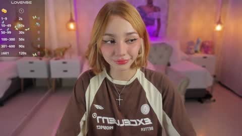 Snapshot of anniita_ chatting on 12.28.24 VIVIANNA online show from 12.28.24