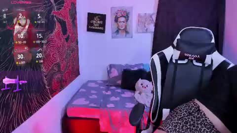 Snapshot of annika_03 chatting on 07.18.26 Gise. online show from 07.18.26