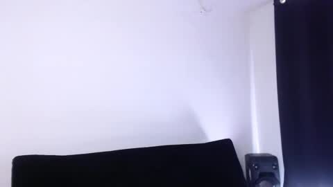 Snapshot of anniwine_ chatting on 11.03.25 Anni Wine online show from 11.03.25